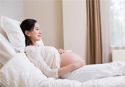 现状|5年前因吃奶太使劲,被妈妈用剪刀划花脸的男婴,现状令人感慨