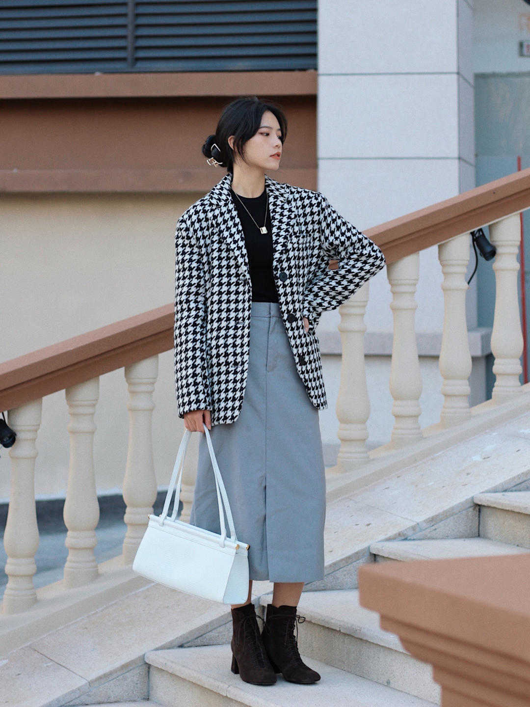 大长腿 格纹外套是今年冬季最飒单品,穿到明年也不过时,快来试试吧