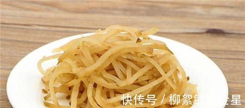 老一辈的腌芥菜丝做法真不错，做一次吃半月脆爽可口、咸香开胃！