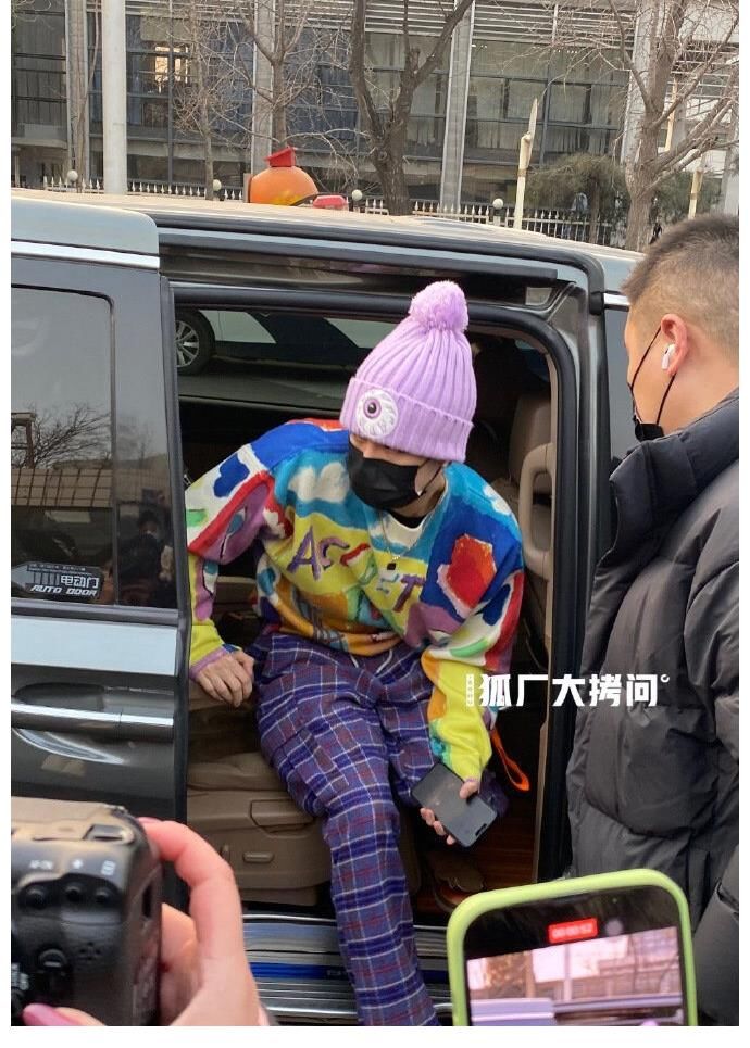 王嘉爾央視虎年春晚彩排路透……