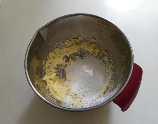  15元一盒的曲奇饼干，在家10元做一大盘，过年的小零食，超棒