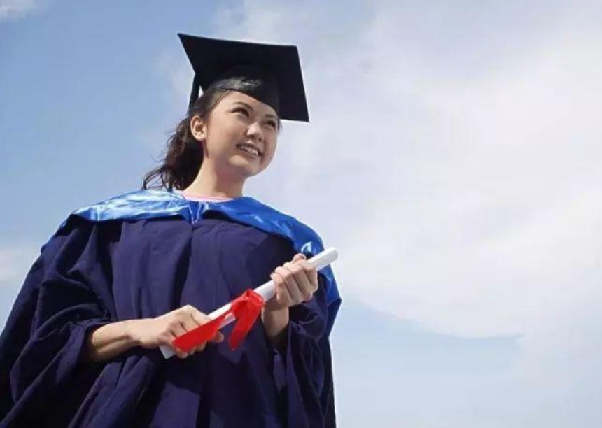 孝道|遗弃女婴被人收养考上博士,亲生父母却来认亲,女孩做法让人佩服