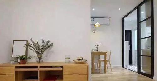 隔断|65㎡小户型客厅加隔断，超强空间利用率，素白雅致，仿佛多套房