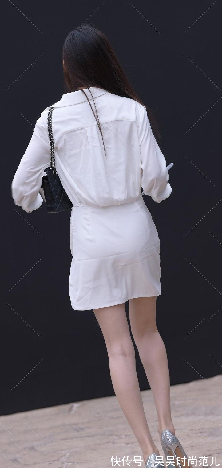 夏日|夏末初秋的简约风穿搭，一身白色衬衫裙搭配银色高跟鞋，大方优雅