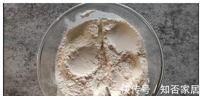 面粉|家庭版红糖烧饼,金黄酥脆香甜美味,咬一口酥的掉渣