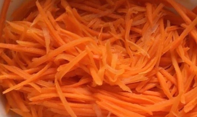 冬天，我家常吃这种馅的饺子，鲜美又滋补，比白菜馅韭菜馅香多了