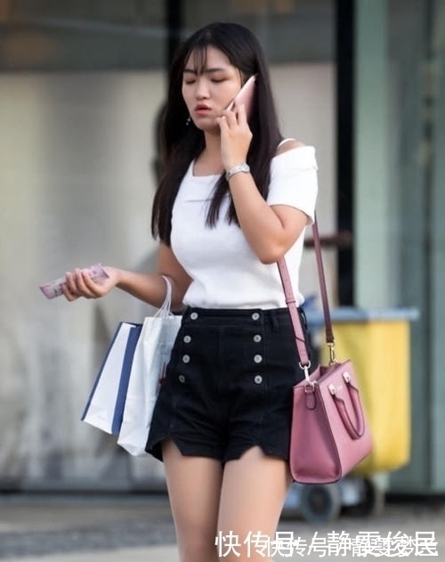 衣服|小姐姐的衣服亮了:前面看是上衣和裤子,后面看却像连体裤,牛!