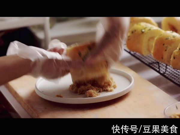 香葱肉松面包卷要美味 还是得这样吃才满足 全网搜