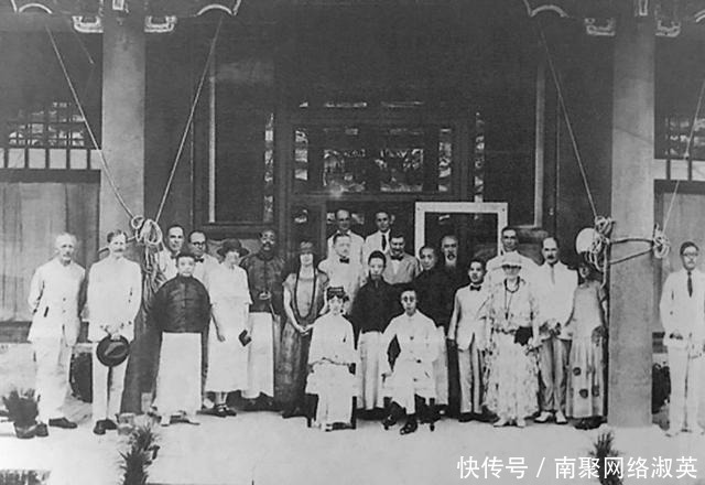 溥仪|溥仪大婚：最后的帝王婚礼尽显寒酸