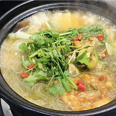 泡椒酸菜咸鱼煲