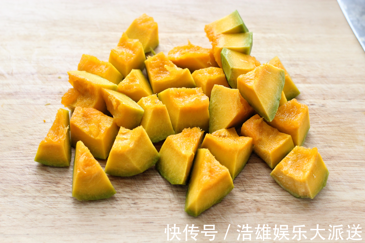 糯米粉|南瓜饼不用油炸，软糯香甜有营养，出锅孩子连吃仨，咬一口满嘴香