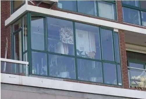 无框|封阳台不要用铝合金窗了,聪明人都装这种替代,懊悔现在才知道