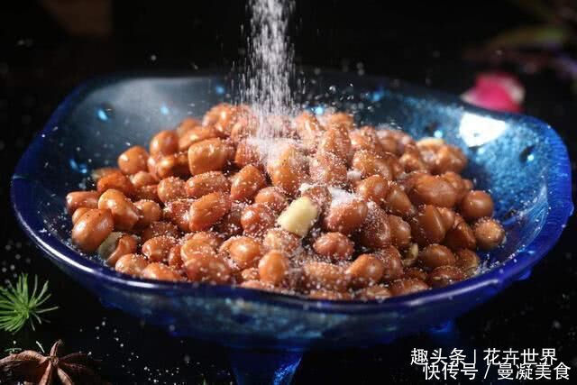 炒花生米直接下锅教你一个小窍门,油炸花生香脆不烧焦