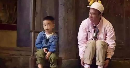 母亲|母亲带儿子参加同学聚会,结束后发现被踢出微信群,网友:活该!