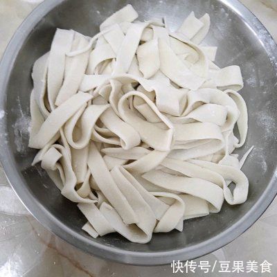  学会|学会擀面条+冬菇肉饺，解锁正宗味儿