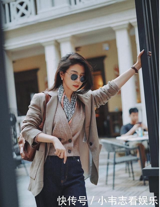 三木太会穿了!把烂大街的“驼色大衣”穿得气质高级,满满大牌范