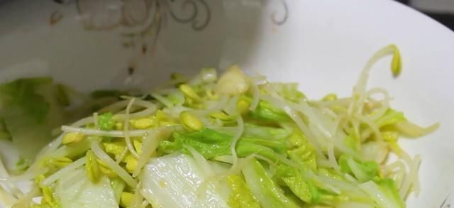  食用|太久没出门了，特别馋水煮肉片，今天在家做，味道鲜美不比买的差