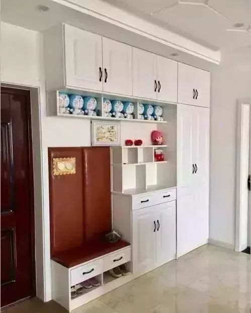 玄关|门口只放个鞋柜好浪费!装一个柜子实用得很!