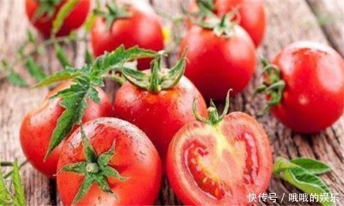 冬天了,女性常吃3种食物,滋养皮肤,排毒抗衰,显年轻