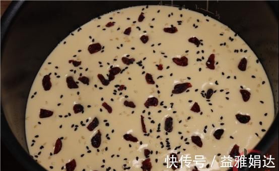 5个鸡蛋，1碗面粉，做蛋糕不用烤箱不用电饭煲，简单又快速