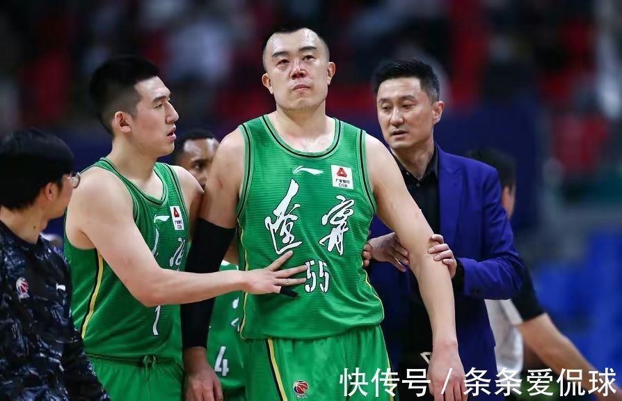 同曦|CBA4消息,辽粤大战火爆,李春江马布里收罚单,首钢碾压同曦