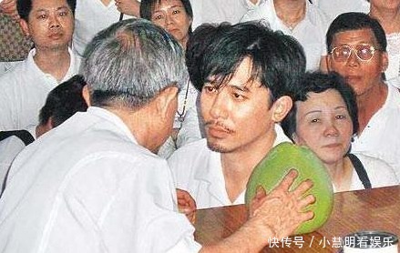 张国荣,风靡香港娱乐圈的白龙王,真的神吗