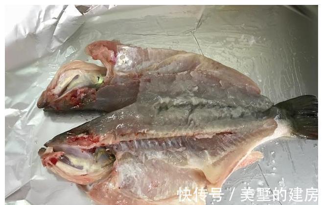 锡纸|不用烤箱也能做烤鱼,香辣鲜美,外酥里嫩,越吃越香,太简单了!