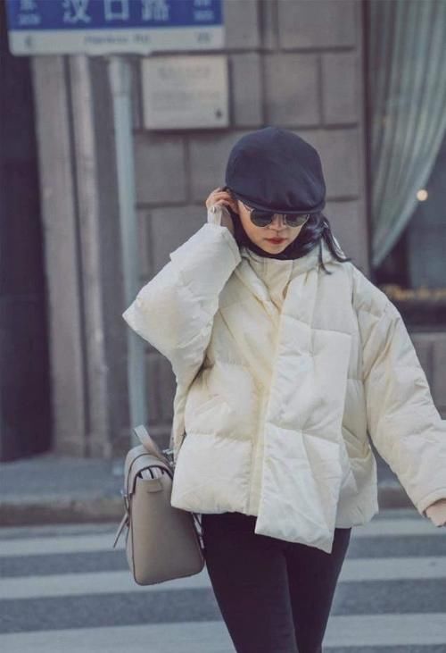 真正高级的女人，秋冬从来不穿这4种“衣服”，廉价低级还掉价