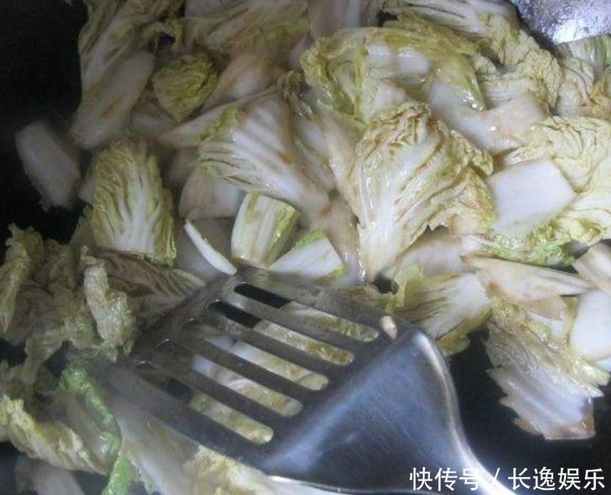  这菜几毛钱一斤，简单炒一炒，滋阴润肺，好吃不长胖，天冷别错过