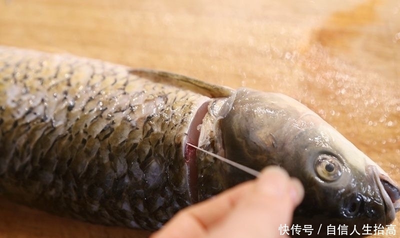 天热,来一道重口味开胃大菜,配上小酒,太解馋了,九分正宗做法