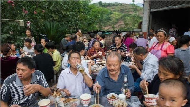为何有人宁愿在农村吃300元的酒席,也不愿意吃酒店1000一桌的呢·