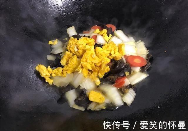 营养|白菜学会这么做，比炖肉还好吃，鲜美营养又简单，上桌连汤都不剩