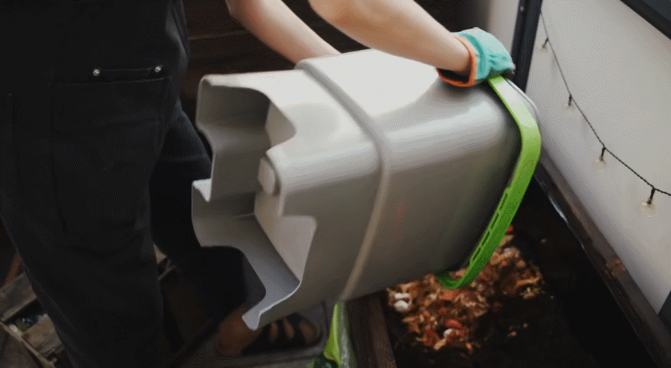 德国主妇将8㎡阳台打造成菜园，不花一分钱种够全家吃的菜