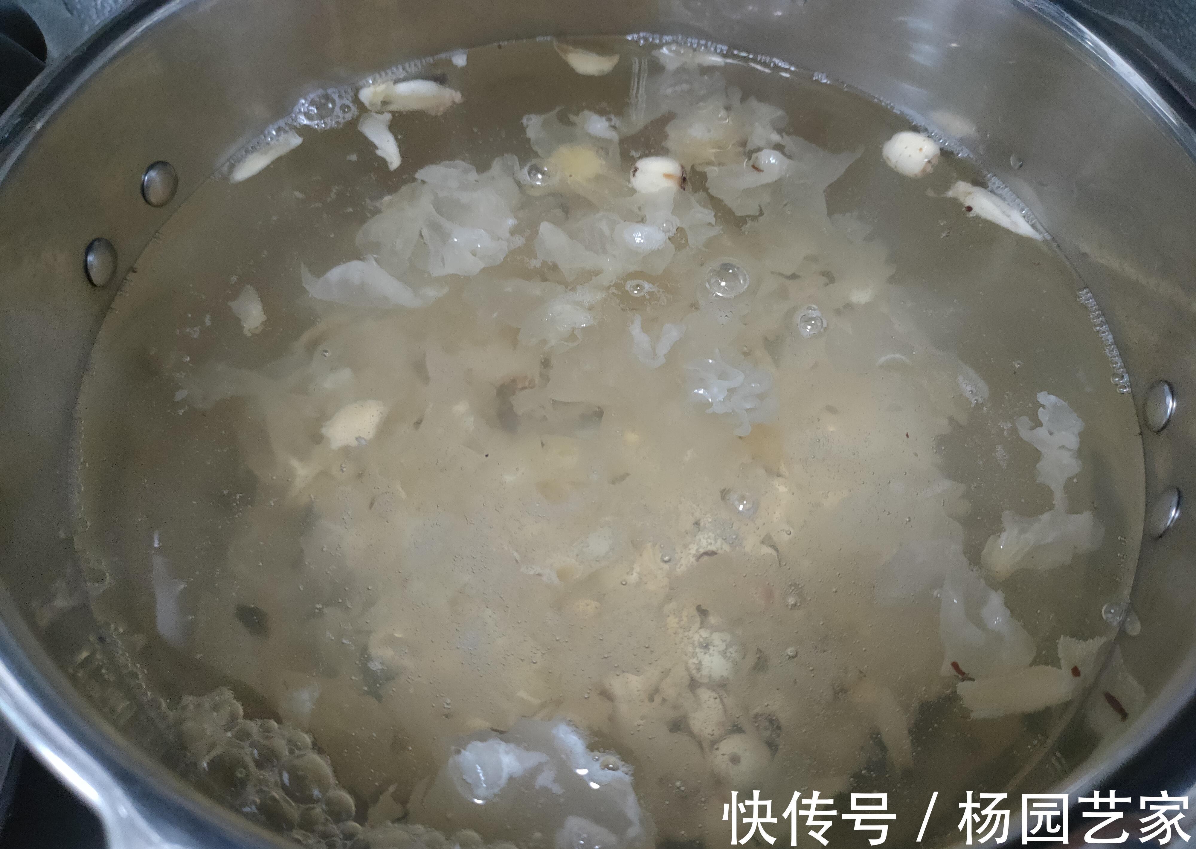 食物|初秋,3样白色食物一起放入高压锅,出锅香气四溢,滋润去燥