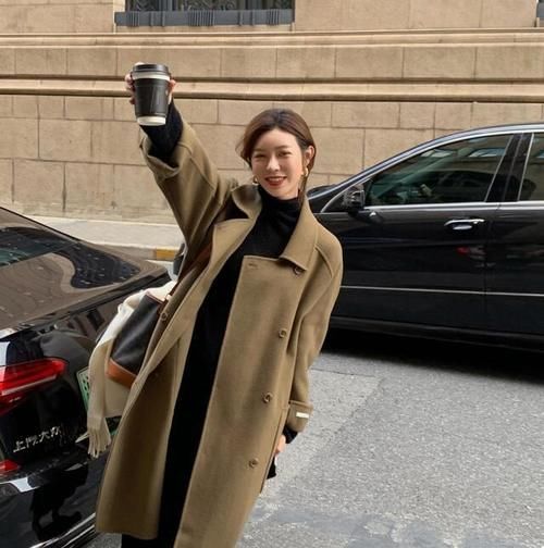 搭配 大衣里面穿什么时尚不臃肿？从这三款内搭入手，优雅暖和又显气质