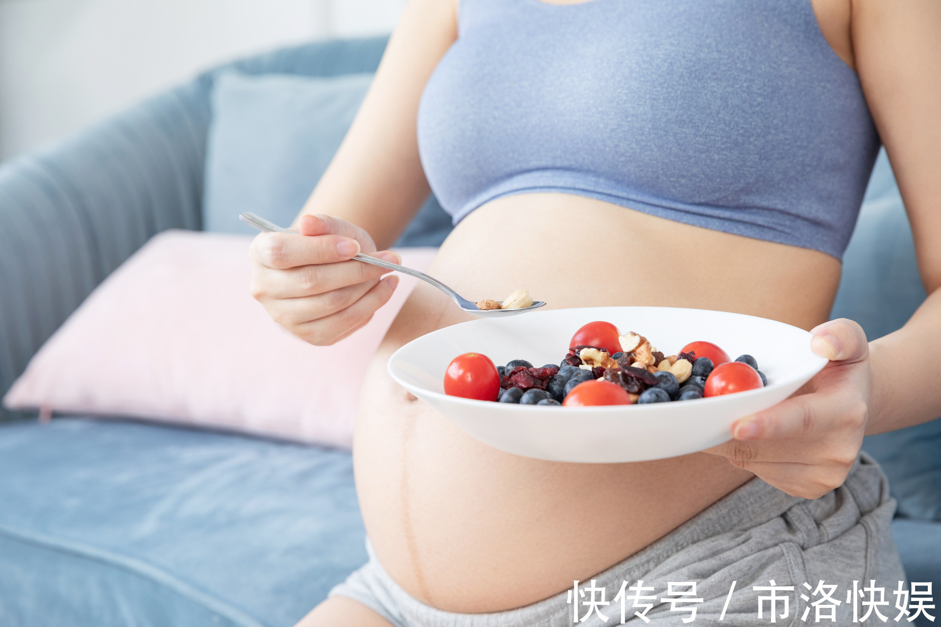 食物|孕期有4个营养重点，孕妇吃对了，胎儿发育得更好、大脑更聪明