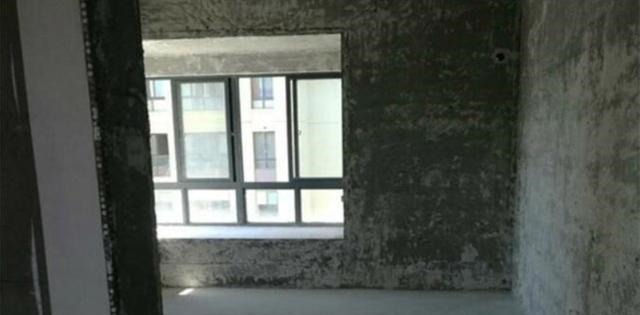 窗户|与其把窗户更换掉,倒不如这样来处理,邻居的做法真不错