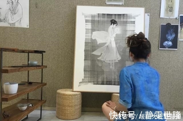 美人图$这美女画美人图,一画就是三年多,美上天