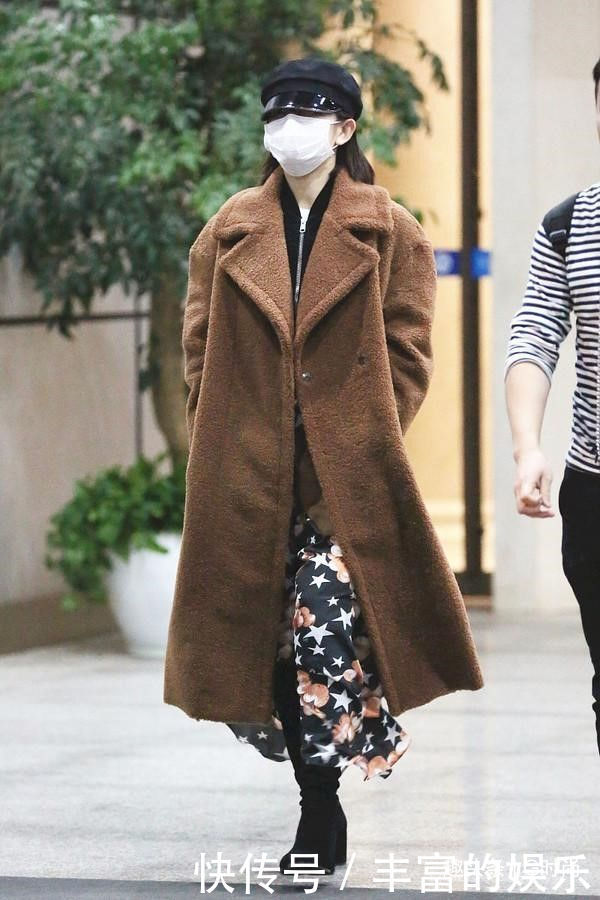 冬天就要把自己裹得毛茸茸的,时尚保暖的泰迪熊大衣不容错过