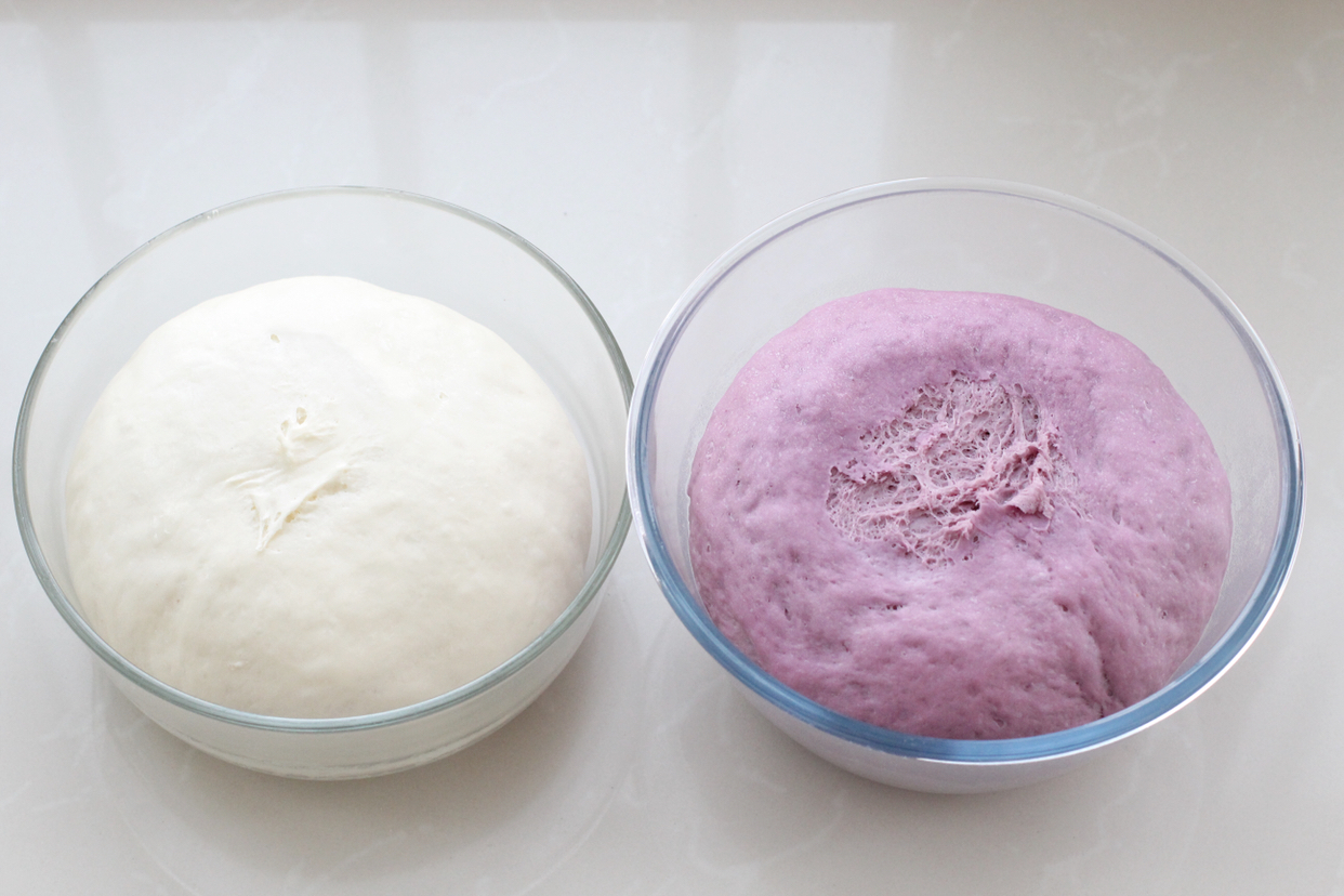 无需任何技巧就能做出双色花卷,层次分明、暄软香甜,漂亮极了!