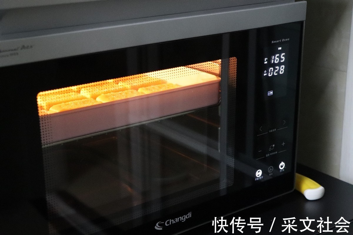 粗粒|别直接吃咸蛋黄了，用来做饼干，香浓酥脆，越吃越香