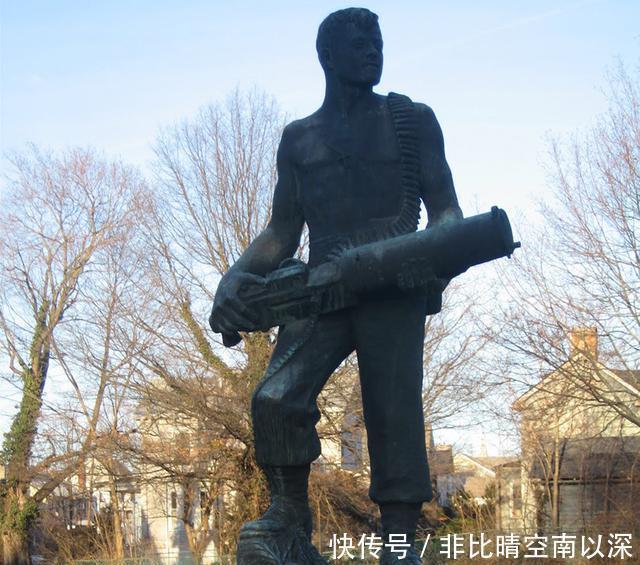 美国|二战最传奇士兵,一人击毙1500名日军,阵亡葬入最高等级公墓!