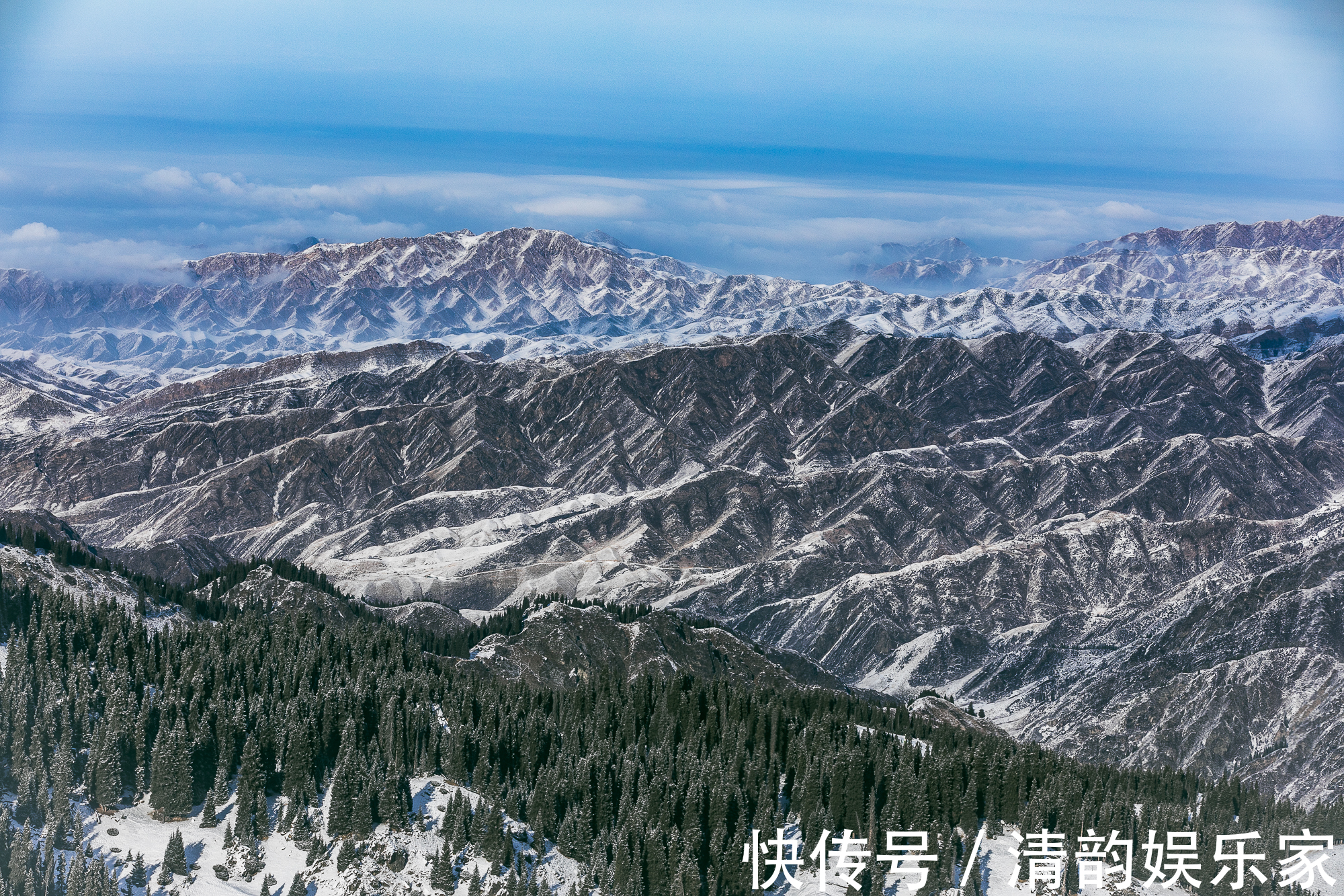 博格达峰|大美新疆！雪后初霁，天山天池壮美如画，博格达峰现罕见奇特景观