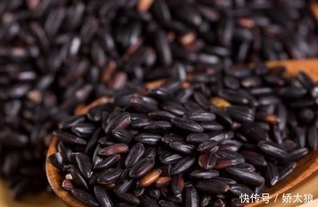 黑米加一宝搭配煮,气血足了,睡眠好了,皮肤也跟着细腻了!