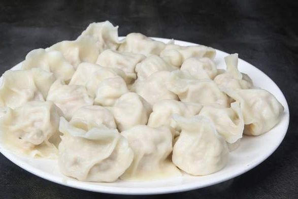 这菜是冬天里的一绝，包饺子鲜嫩不涩，清香四溢，错过等来年了