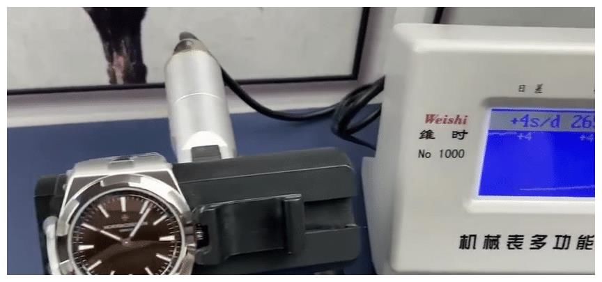 时尚歌星艾福杰尼戴什么腕表,男士运动腕表,爱彼15400的魅力