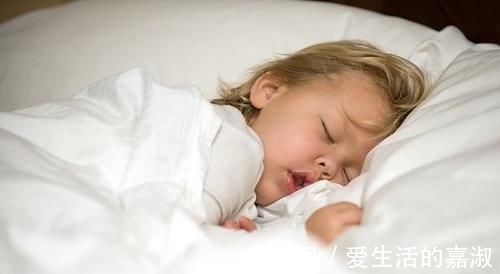 身高发育|孩子睡觉时,有2个时间段或许是长高的黄金时间,家长不要错过!