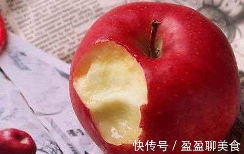 消化|睡觉前吃苹果积累毒素营养师告诉你两个最适合吃苹果的时间