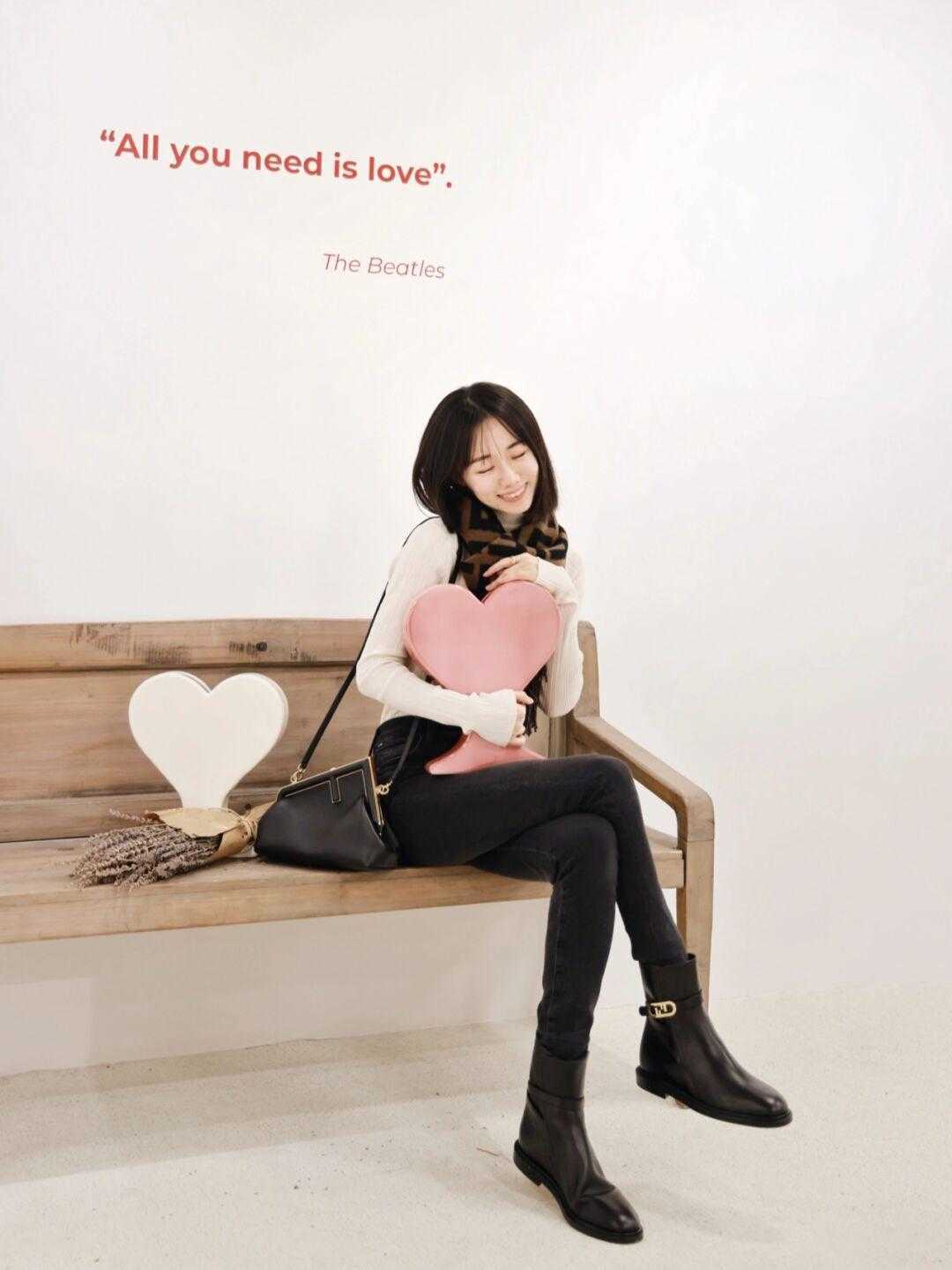 腿型 马丁靴千万别搭这“两”条长裤,暴露腿型瑕疵不说,还缺乏时尚感