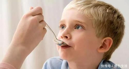 积食|8岁小学男孩,半年长了8公分,大夫:做好4点,对孩子发育好